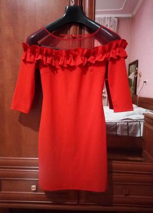 Красивое красное платье с сеточкой от монтелла1 фото