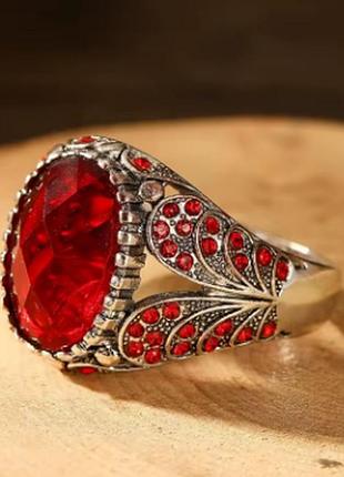 Серебристая кольца кольцо с красным камнем, размер 19