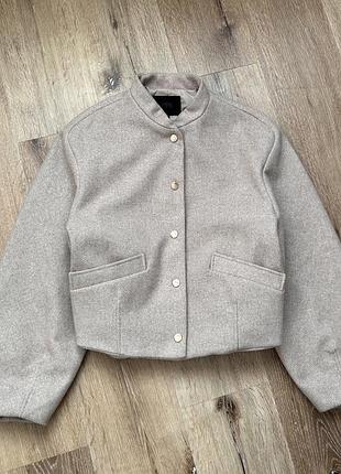 Бомбер куртка