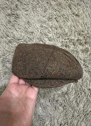 Чудове стильне кепі