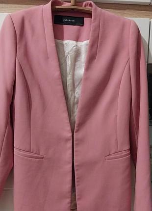Розовый блейзер zara