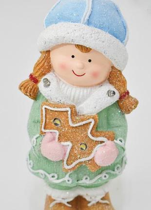 Новогодняя декоративная фигурка с подсветкой 10,5×9,5×22 см новогодний декор девочка с пряничным домиком из фарфора cr-6-2