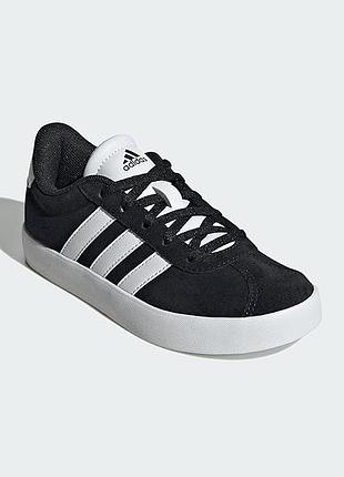 Кросівки adidas  court 3.0   р 39,5; 38,5  оригінал