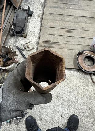 Ключ балоный ключ колеса ступицы газ волга уаз ссср