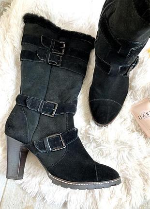 Зимові замшеві чоботи clarks