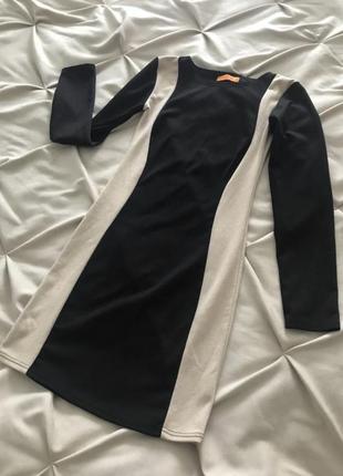 Чорне плаття футляр з бежевими вставками з боків