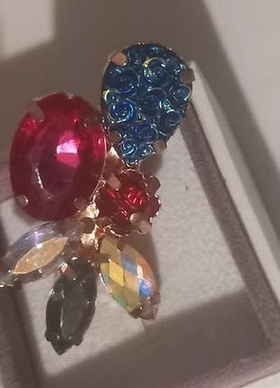 Брошь, цветные кристаллы