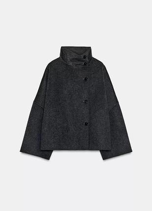 Темно сіре пальто з високим коміром zara темно сіре пальто з вовни коротке пальто вовняне чорне пальто однобортне мінімалістичне темне пальто