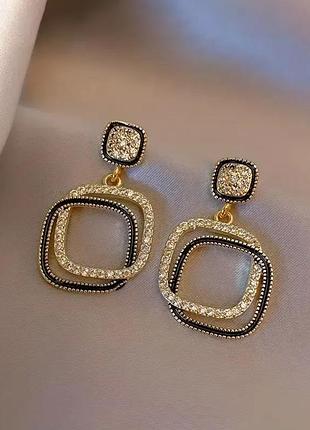 Сережки стильні
