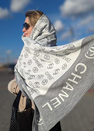 Двосторонній шарф сhanel сірий є