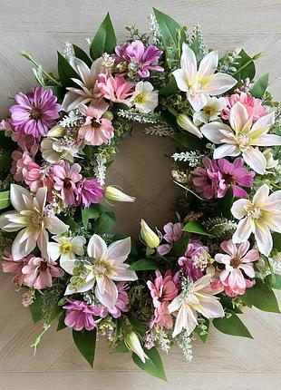 Декоративный венок из искусственных цветов весенний сад диаметр 50 см