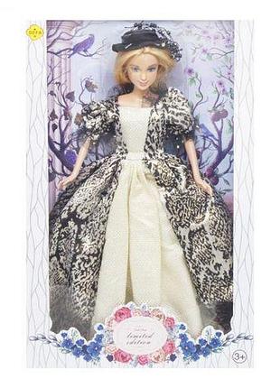 Уценка. кукла "герцогиня", в чёрном - повреждена упаковка.