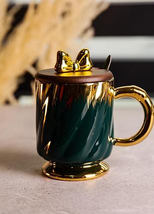 Новогодняя фарфоровая чашка "золотой вихрь" 450 мл с крышкой и ложкой yiwu fm-23a