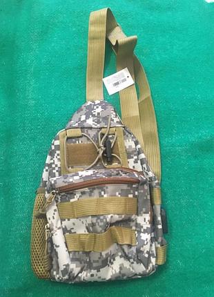 Мужская сумка тактическая через плечо хаки, пиксель - размер сумки 35*21см, 3 кармана, с usb шнуром