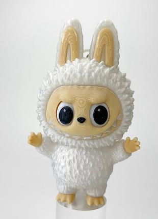 Брелок лабуба finding кольцо кулон labubu пластик для ключей сумки рюкзака белый перламутровый 10.3 см x 6 см