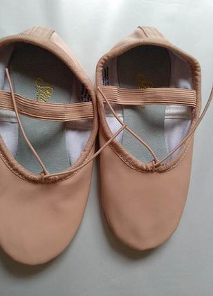 Кожаные чешки stella