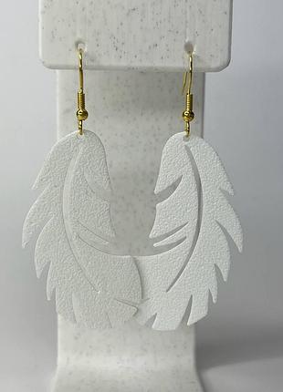 Серьги finding перья белые 50 мм х 25 мм х 1 мм