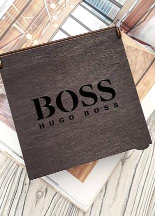 Подарочная деревянная коробка брендовая босс