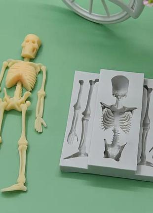 Силиконовая форма скелет 112 на 97 мм серый