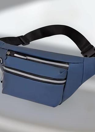 Сумка-бананка на пояс 3 кармана с отверстием для наушников унисекс 32 на 12 см синий