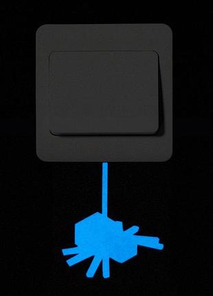 Фосфорная наклейка паук 75 на 75 мм голубой