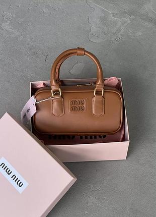 Сумка miu miu arcadie leather bag burgundy premium коричневий є