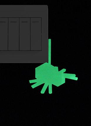 Фосфорная наклейка паук 8 на 9 см салатовый