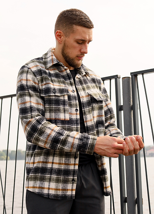 Картата сорочка для чоловіків — практичний тренд сезону