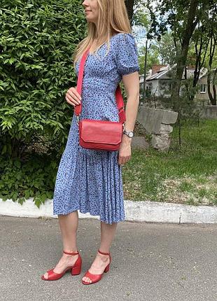 Красная красивая кроссбоди женская кожаная сумка из натуральной кожи на широком плечевом ремне