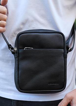 Чоловіча сумка через плече, гладкая кожа 20х16х6, месенджер для міста, барсетка для телефону та документів, чорна