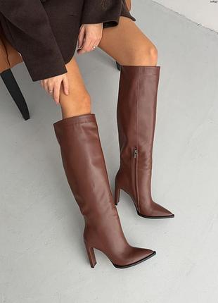 Жіночі чоботи коньячного кольору на підборах із натуральної шкіри 10835-1