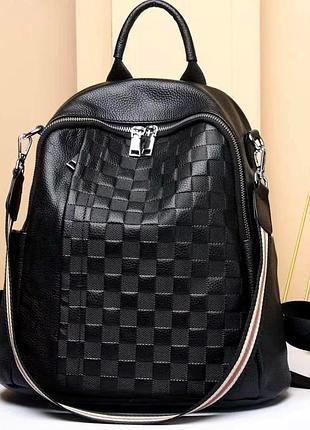 Шкіряний жіночий рюкзак з тисненням 25х30х11, сумка наплічна з шахматним візерунком, чорна