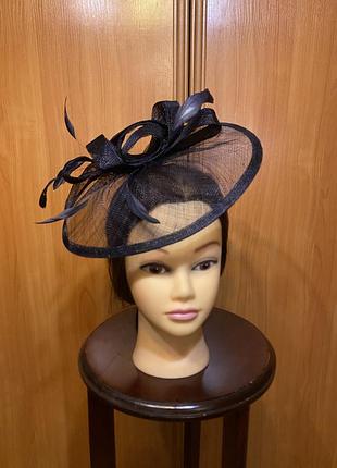 Фасцинатор, або коктейльний капелюшок на обручі