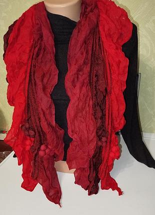 Лёгкий шарфик три оттенка красного