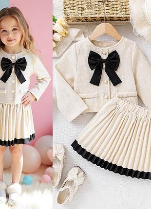 Гарний костюм для дівчинки