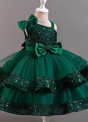 Гарна сукня для дівчинки