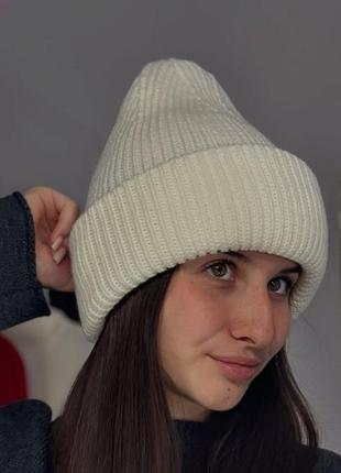 Модная вязаная шерстяная шапка