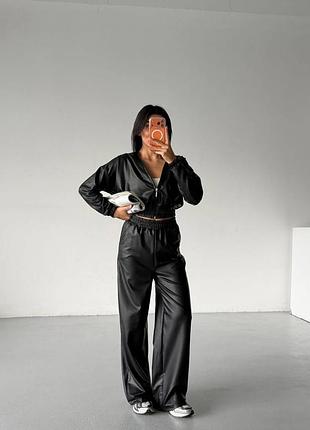 Костюм жіночий з екошкіри на велюрі (кофта+штани)