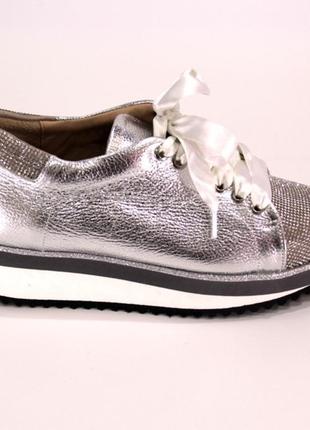Кросівки tucino сріблястий 37 розмір