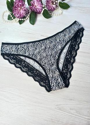 Трусики из хлопка декорированы кружевом от британского бренда marks &amp; spencer размер 18