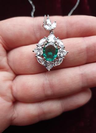 Колье с лабораторным изумрудом и фианитами, серебро, родий