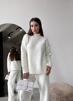 Теплый волоняный костюм молочный и бежевый