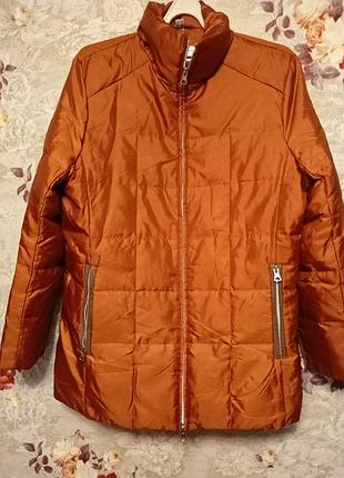 Яркая куртка (наполнитель - пух 80%)