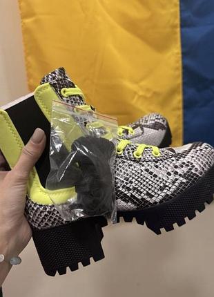 Черевики на підборах  нові!!! челсі, пітон американский бренд bamboo