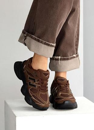 Кроссовки женские