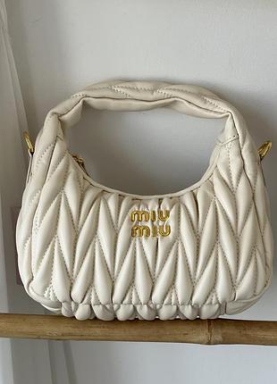 Сумка miu miu wander matelassé nappa leather молочний є