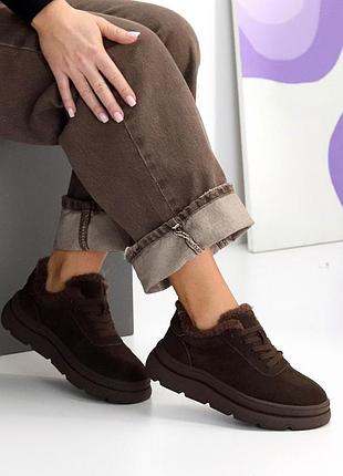 Кроссовки женские