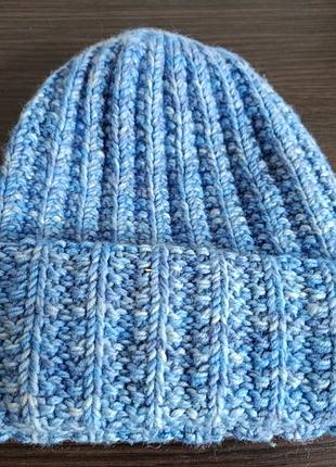 Зимняя женская шапка