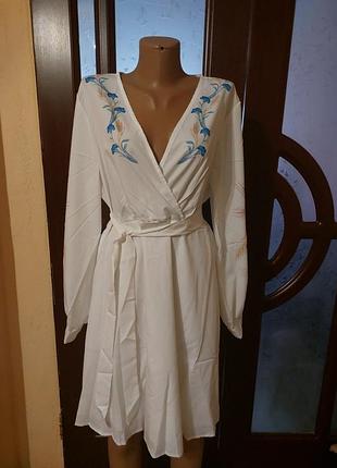 Платье с васильками и штанинами