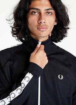 Свитшот fred perry taped track jacket
black j6231/184/01980/358, m